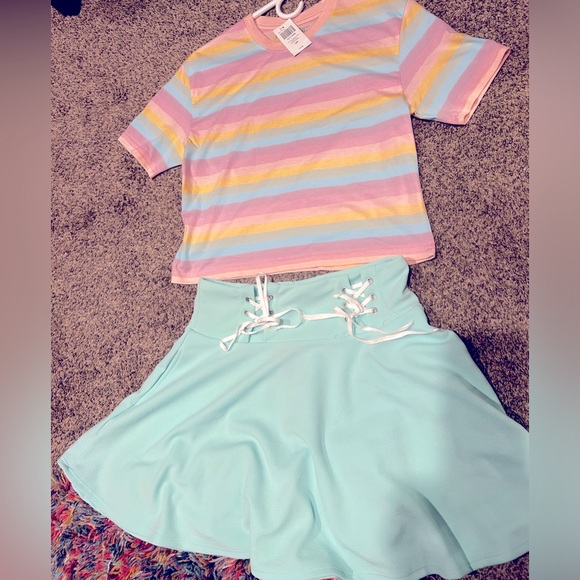 NWT HOT TOPIC SPRING/SUMMER Shirt&Skirt outfit - Picture 2 of 7